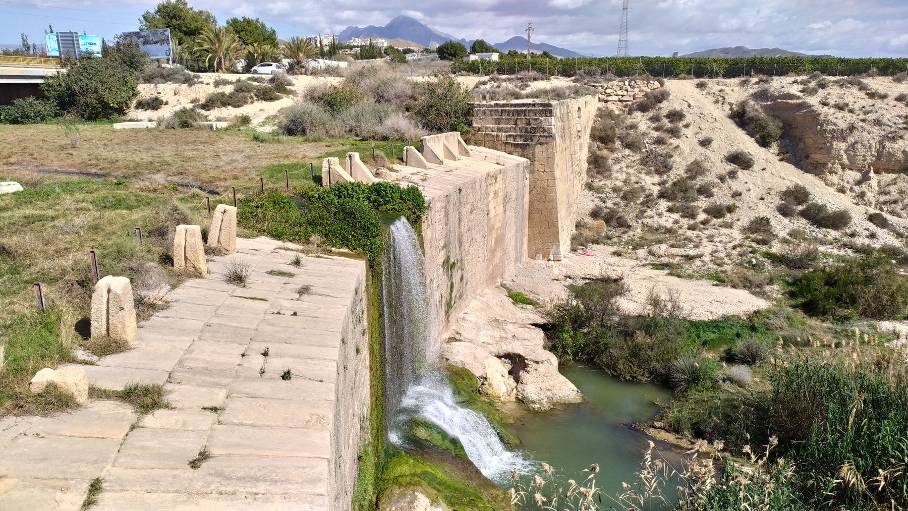 El Azud de Mutxamel sobre el río Montnegre